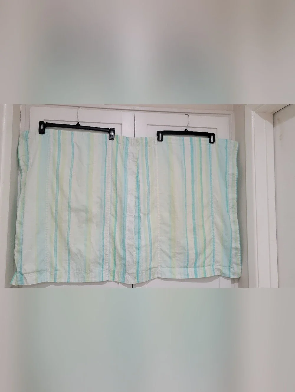 Liz Claiborne 100% Cotton Blue, Green & Yellow Queen Pillowcases | Set of 2